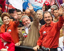 Lula junto a los candidatos Dilma Rousseff y Aloizio Mercadante