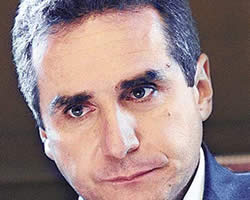 Bernardo Moreno, destitu�do por 