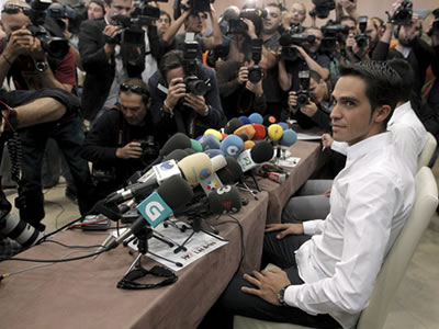 Alberto Contador en rueda de prensa Alberto Contador en rueda de prensa
