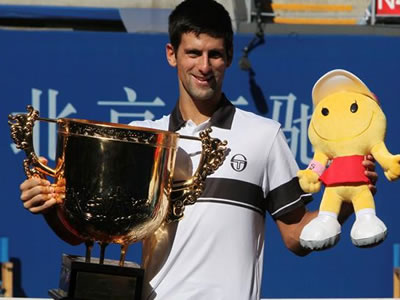 Novak Djokovic gan[o con parciales 6-2, 6-4