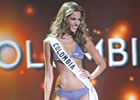 Desfile de las aspirantes en bikini