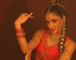 Bollywood llega a Colombia con la bailarina de danza Meera Bollywood llega a Colombia con la bailarina de danza Meera