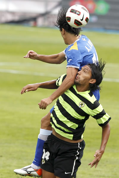 Abel Aguilar en el juego ante el Getafe Abel Aguilar en el juego ante el Getafe