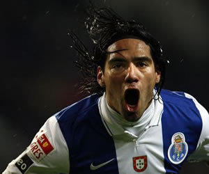 Radamel Falcao celebra uno de sus goles con el Oporto. EFE