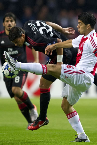Thiago Silva en juego frente al Ajax de Holanda. EFE