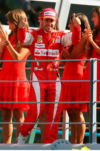 Fernando Alonso es tercero a 21 puntos del lìder Mark Webber.EFE