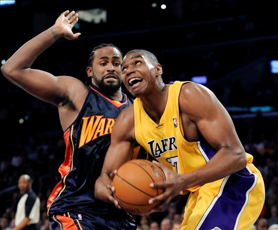 Andrew Bynum de los Lakers. EFE