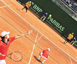 Partido de dobles, jugado en el Club el Rancho de Bogotá. EFE