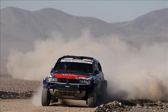 Piloto francés Stéphane Peterhansel ganador de la etapa. EFE