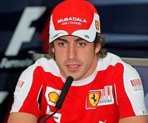 Fernando Alonso en rueda de prensa en Abu Dabi. EFE