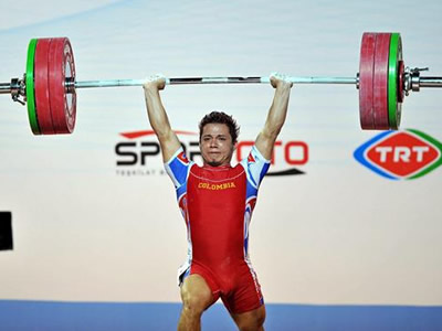 Carlos Baena, pesista colombiano ganador del bronce. EFE