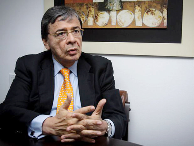 Carlos Holmes Trujillo
