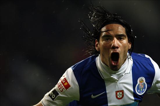 Radamel Falcao celebra uno de sus goles con el Oporto. EFE