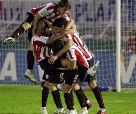 Estudiantes ratificó su paso a la final; Foto: EFE