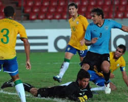 Brasil toma ventaja en el Hexagonal; Foto:EFE