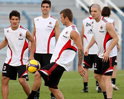 Beckham y Kaká entrenando; Foto: EFE