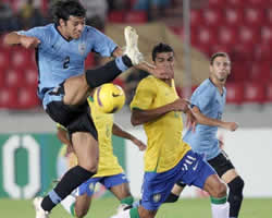 Uruguay el mejor del grupo B; Foto: EFE