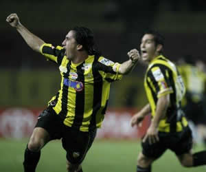 Los 'aurinegros', sumaron seis unidades; Foto: EFE