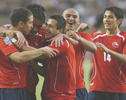 Chile - Uruguay, partido trascendental; Foto: EFE