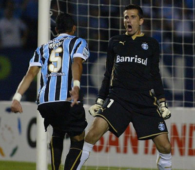 Gremio redondea la faena brasileña; Foto: EFE