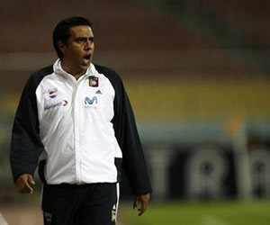 César Farías, técnico de Venezuela; Foto: EFE