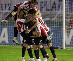 Estudiantes ratificó su paso a la final; Foto: EFE