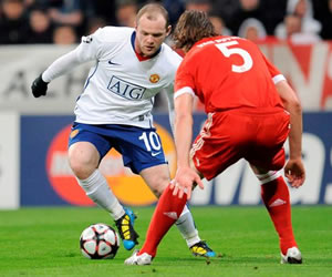 Wayne Rooney en juego. EFE