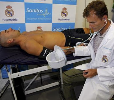 Karim Bezema en análisis médicos. EFE