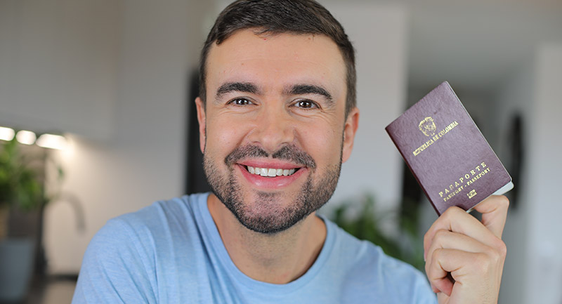 Pasaporte Colombiano - Shutterstock