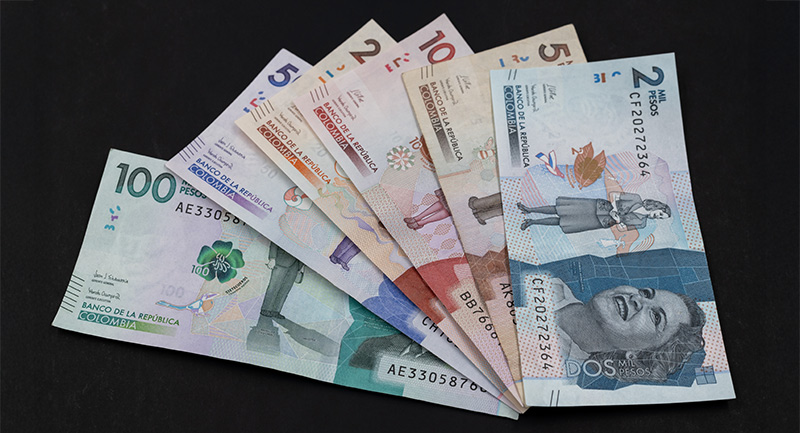 Dinero en Colombiano