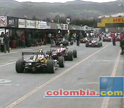 Panam GP Series en Colombia - Salidad de los pits - Foto: Luz Helena Quiceno