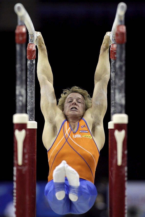 Campeonato Mundial de Gimnasia Artística - El gimnasta holandés Epke Zonderland ejecuta su ejercicio EFE