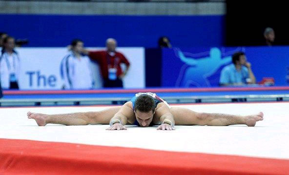 Campeonato Mundial de Gimnasia Artística - El gimnasta francés Benoit Caranobe ejecuta su ejercicio de suelo EFE