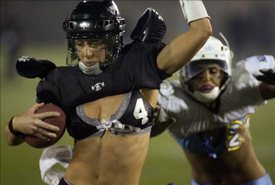 Fútbol Americano - La jugadora del equipo de fútbol americano femenino Los Angeles Temptation Ali Eastlake. EFE