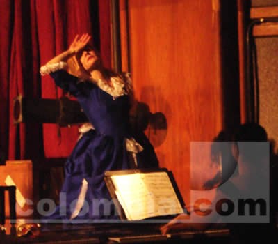 CASA DE MUÑECAS - Escenario, casa para pequeños - Foto Liliana Matos