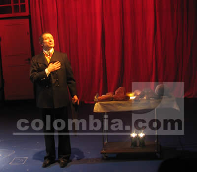 PINOCHO Y FRANKESTEIN LE TIENEN MIEDO A HARRISON FORD - El Doctor Víctor - Foto Liliana Matos