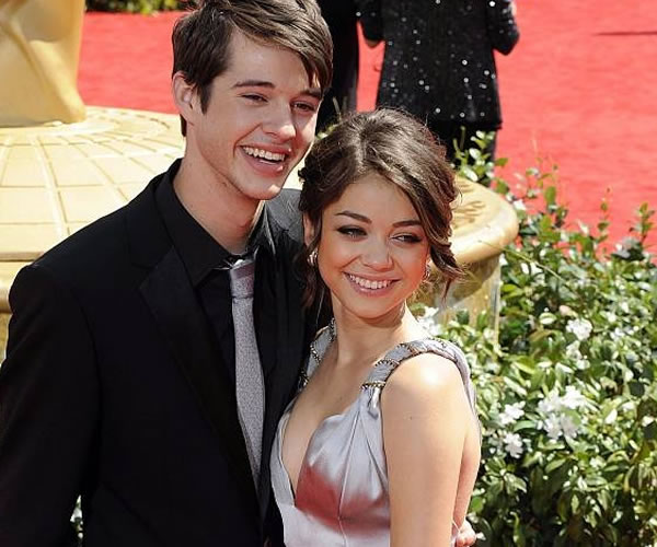 Glamour en la alfombra roja de los Emmy. Foto EFE