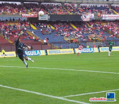 Santa Fe 1 - 2 Equidad - Finalización 2007 - Bejarano arquero de Equidad - Foto: Leonardo Quimbay - www.colombia.com