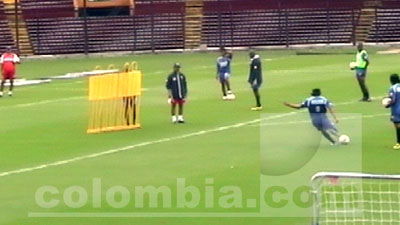 Colombia vs Paraguay / entrenamiento - Tiro libre de Falcao García - Foto: Edwin Gordillo