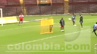 Colombia vs Paraguay / entrenamiento - Tiro libre de Falcao García - Foto: Edwin Gordillo