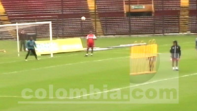 Colombia vs Paraguay / entrenamiento - Tiro libre de Falcao García - Foto: Edwin Gordillo