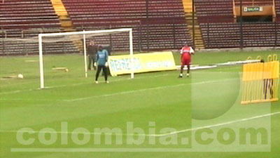 Colombia vs Paraguay / entrenamiento - Tiro libre de Falcao García - Foto: Edwin Gordillo