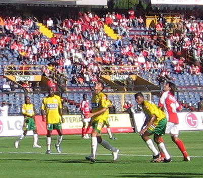 Santa Fe 1-1 Real C./ Finalización 2007 - Juego aéreo - Foto:Leonardo Quimbay