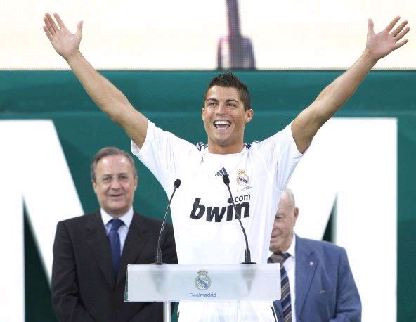 Cristiano Ronaldo en su presentación con el Real Madrid - Foto: EFE