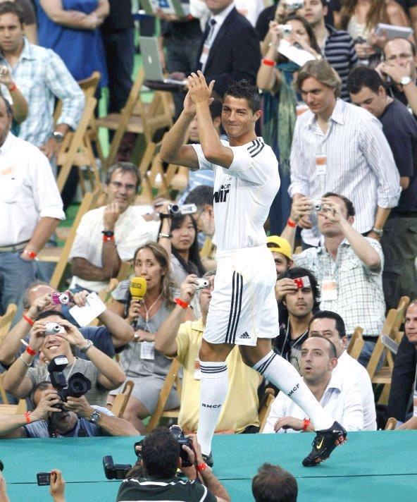 Cristiano Ronaldo en su presentación con el Real Madrid - Foto: EFE