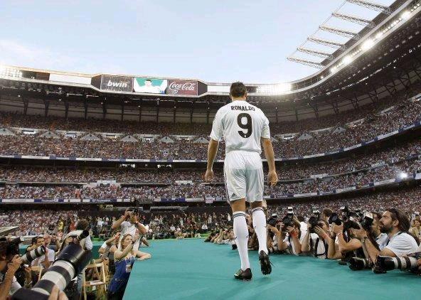 Cristiano Ronaldo en su presentación con el Real Madrid - Foto: EFE