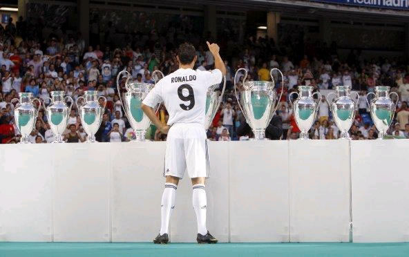 Cristiano Ronaldo en su presentación con el Real Madrid - Foto: EFE