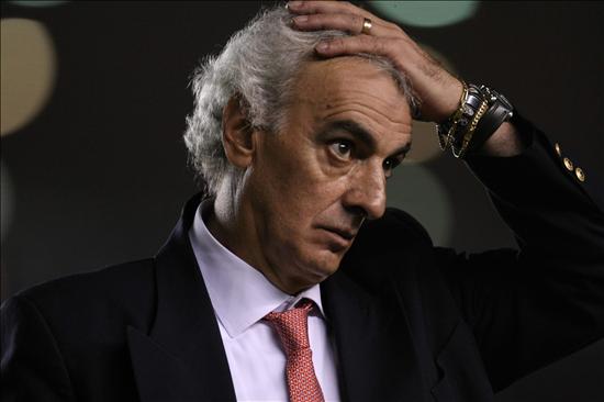 Final Copa Suramericana - Jorge Fossati Director Técnico de Liga Universitaria de Quito. Foto: EFE