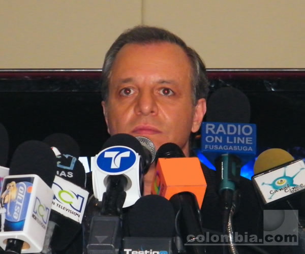 Rueda de prensa con artistas del Concierto Alberto Plaza 25 a�os. Foto Colombia.com