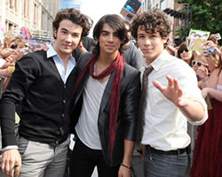 La banda juvenil Jonas Brothers La banda juvenil Jonas Brothers